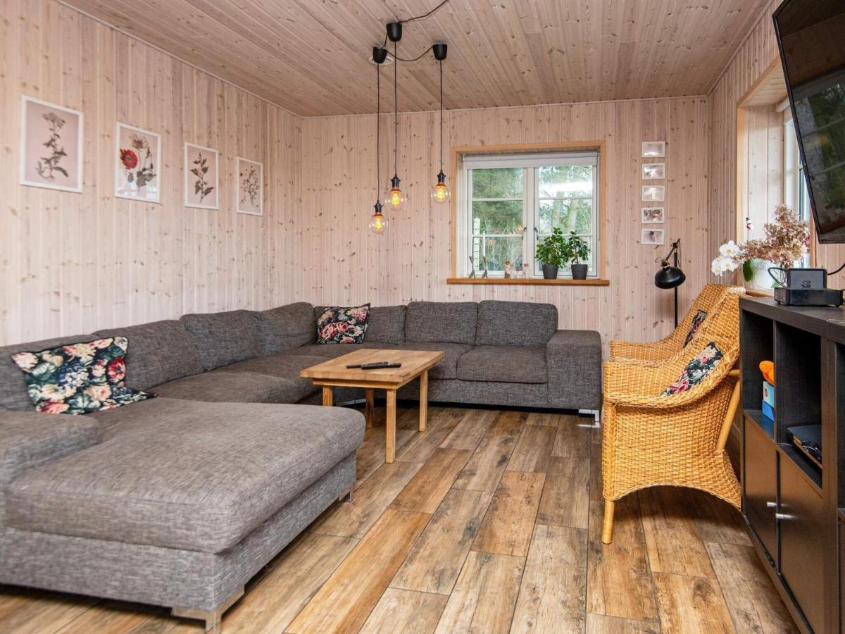 10 Person Holiday Home In Glesborg Экстерьер фото