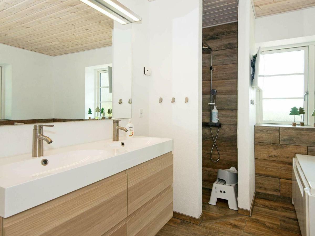 10 Person Holiday Home In Glesborg Экстерьер фото